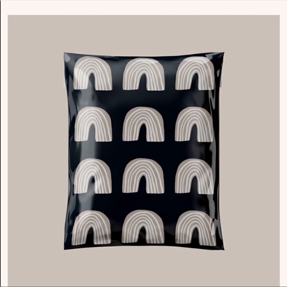 Poly mailers  - Picture 3 of 11